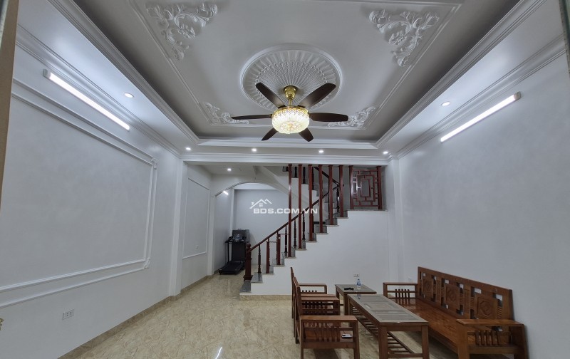 BÁN NHÀ ĐẸP 2.45 TỶ 3 TẦNG 60M2 Ô TÔ ĐỖ CỬA NGÕ PHÙ LONG