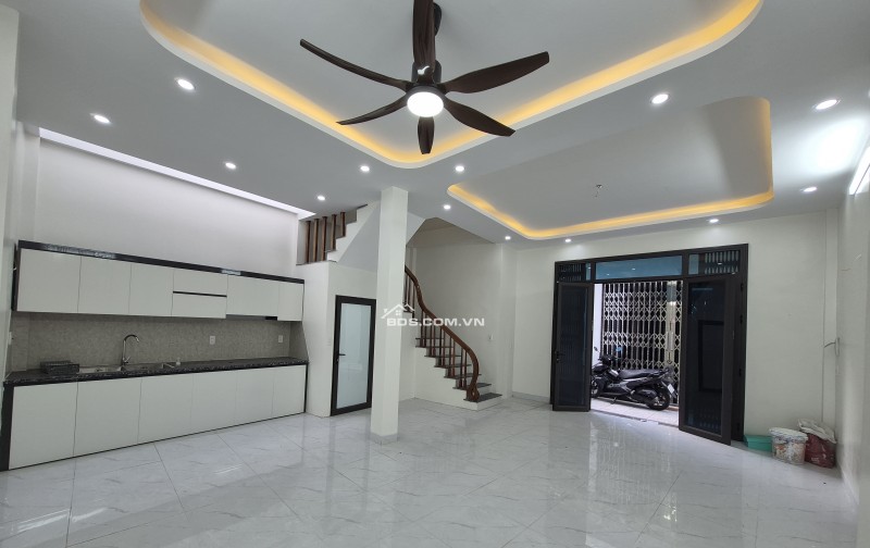 BÁN NHÀ ĐẸP GIÁ RẺ 2.05 TỶ 3 TẦNG 48M2 NGÕ RỘNG NGẮN ĐƯỜNG KÊNH
