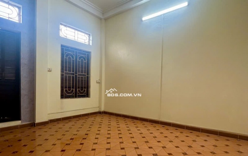 BÁN NHÀ DÂN XÂY 1.29 TỶ 2.5 TẦNG 33M2 NGÕ NGẮN ĐƯỜNG NGÔ QUYỀN