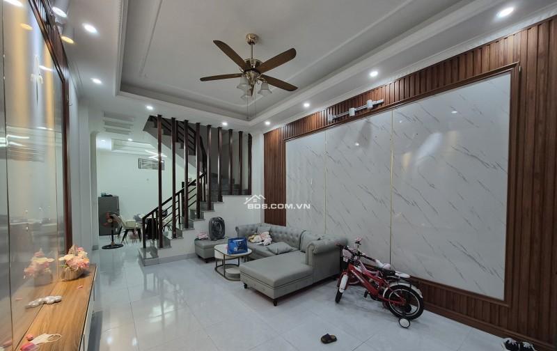 BÁN NHÀ ĐẸP 1.98 TỶ 3 TẦNG 55M2 ( TÂY NAM ) NGÕ RỘNG TRẦN QUANG KHẢI