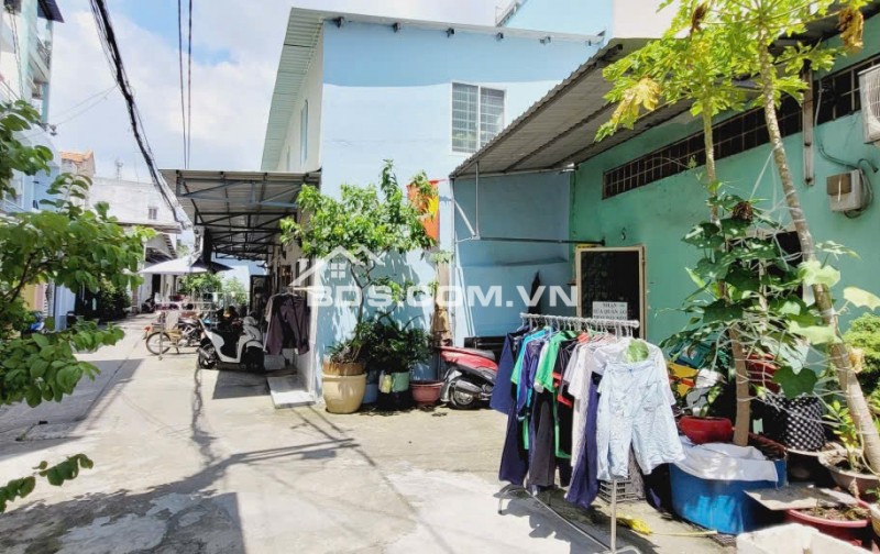CHÍNH CHỦ CẦN BÁN NHÀ HẺM XE HƠI- GIÁP QUẬN 6- ĐỐI DIỆN BẾN XE MIÊN TÂY