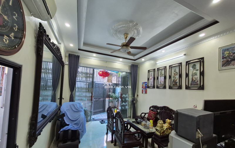 BÁN NHÀ 3 TẦNG 58M2 LÔ GÓC 2 MẶT NGÕ LƯƠNG THẾ VINH GIÁ 2 TỶ