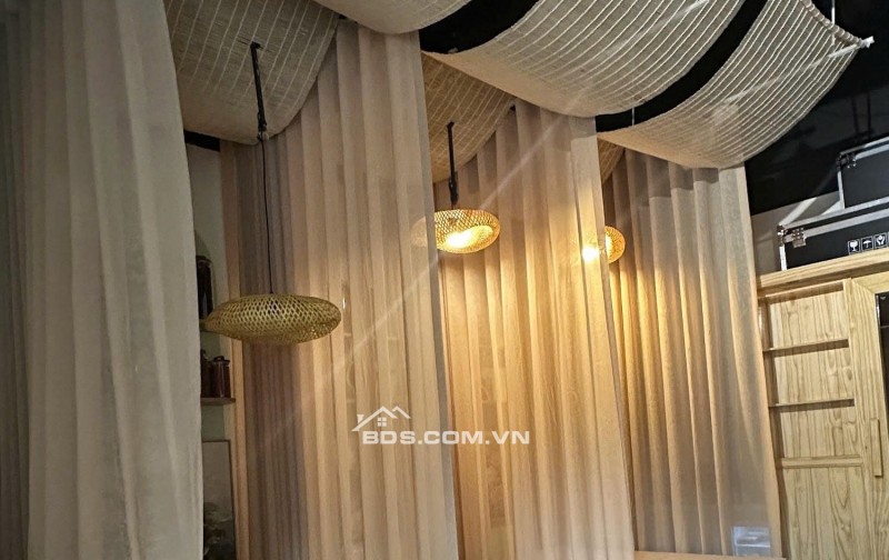 Chính chủ cần bán shophouse ngang 8m ngay Vinhomes Grand Park có thu nhập ngay chỉ 12 tỷ.