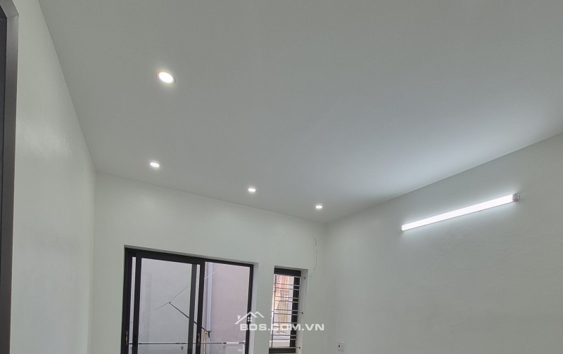 BÁN NHÀ ĐẸP 3 TẦNG 46M2 ( TÂY BẮC ) NGÕ CỰC NGẮN KHU SAU LA