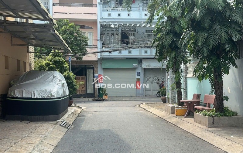 Nhà phố Dương Quảng Hàm hẻm 8m ngang 8m 136m2 tiện làm Biệt thự nghỉ dưỡng nhỉnh 17 tỷ.