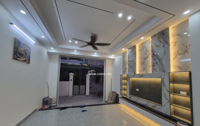 BÁN NHÀ ĐẸP 2.75 TỶ 3 TẦNG 46M2 NGÕ RỘNG KHU HỒ ĐẦM BÉT