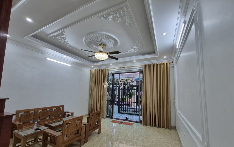 BÁN NHÀ ĐẸP 2.45 TỶ 3 TẦNG 60M2 Ô TÔ ĐỖ CỬA NGÕ PHÙ LONG