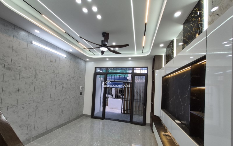 BÁN NHÀ ĐẸP 2.2 TỶ 3 TẦNG 50M2 NGÕ THẲNG NGẮN NGUYỄN VĂN TRỖI
