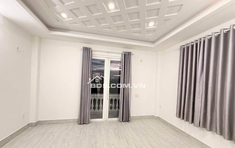 Bán nhà Quận 7 - Huỳnh Tấn Phát 62m2 4tầng 4PN - Ngang 5.7m - Căn góc Ô Tô đỗ Cửa - 8.2 tỷ