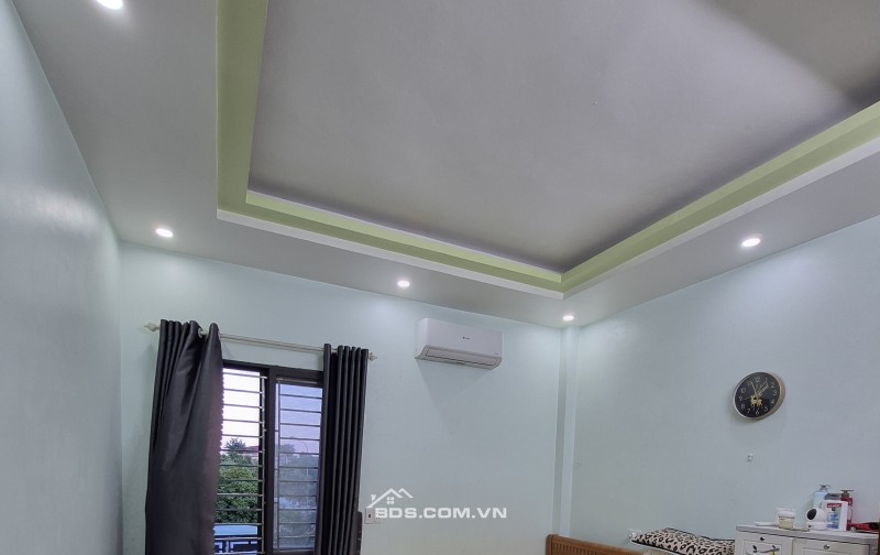 BÁN NHÀ 3.45 TỶ 3.5 TẦNG 54M2 CÓ GARA Ô TÔ ĐƯỜNG NHÁNH GIỮA KHU BÃI VƯỢT