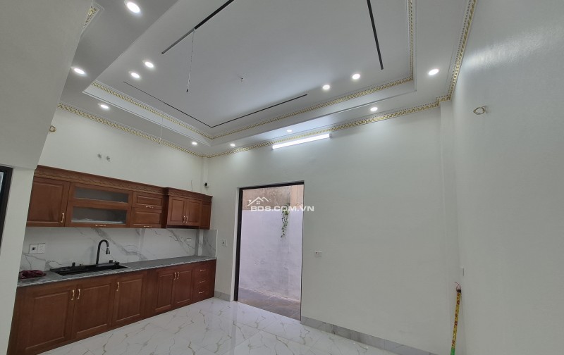 BÁN NHÀ ĐẸP 2.5 TỶ 3 TẦNG 68M2 NGÕ THÔNG ĐƯỜNG CÙ CHÍNH LAN