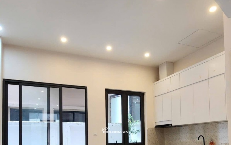 Bán LK Cọ Xanh, OCP2, DT 63M,có sổ đỏ, 5 tầng thang máy, vỉa hè rộng,oto đỗ cửa.có
