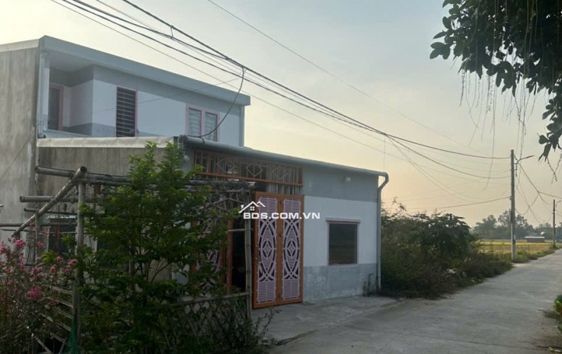 CHÍNH CHỦ CẦN BÁN Căn Nhà 2 Tầng Xã Hòa Tiến, Hòa Vang, TP. Đà Nẵng. Liên hệ để làm việc chính chủ : 0762714856 - 0914263705
