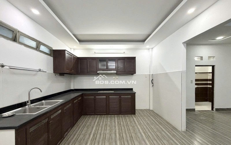 Giá tốt nhà HXH Nguyễn Kiệm Phú Nhuận 94m2 ngang 4.7m gần trường mầm non chỉ 11.4 tỷ.