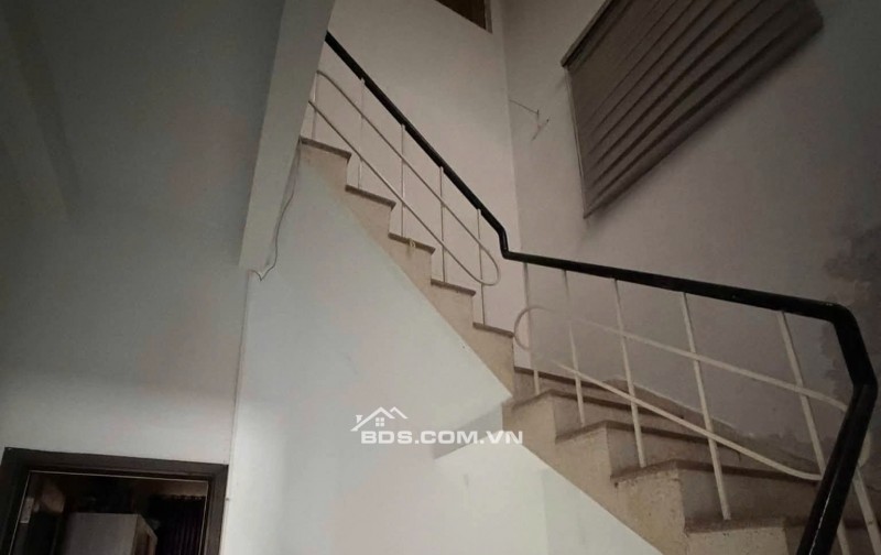 Nhà 3 tầng, kiệt Đống Đa 6m, kiệt rộng thông thoáng có thể kinh doanh, thông ra được đường Lý Tự Trọng, nhiều tiện nghi xung quanh..