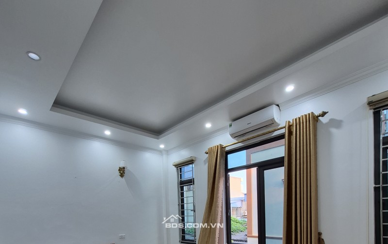 BÁN NHÀ ĐẸP 2.45 TỶ 3 TẦNG 60M2 Ô TÔ ĐỖ CỬA NGÕ PHÙ LONG