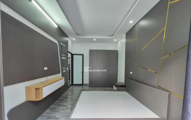 BÁN NHÀ ĐẸP 2.2 TỶ 3 TẦNG 50M2 ( ĐÔNG NAM ) NGÕ RỘNG ĐƯỜNG KÊNH