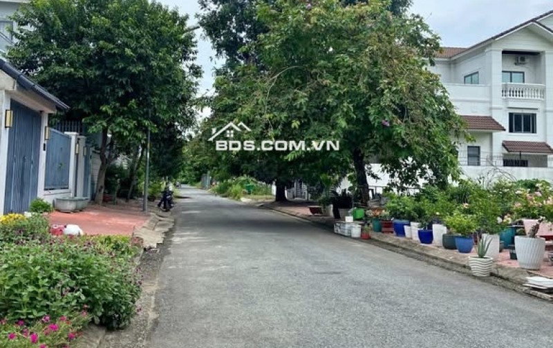 Nhà phố liền kề khu 13E - Bàn giao nhà thô diện tích rộng rãi, pháp lý đầy đủ