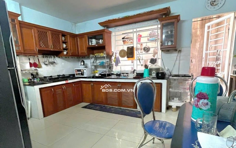 Bán đất tặng nhà ngang 5m HXT tránh 1 sẹc Lũy Bán Bích Tân Phú 75m2 gần trường C3 9.8 tỷ.