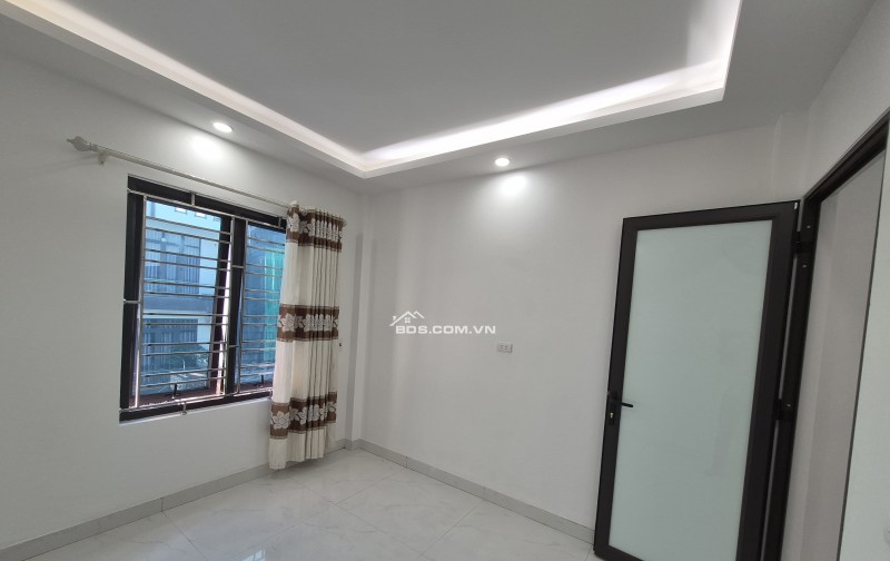 BÁN NHÀ 2.45 TỶ 4 TẦNG XÂY MỚI Ô TÔ ĐỖ CỬA GẦN TRƯỜNG LÊ HỒNG PHONG