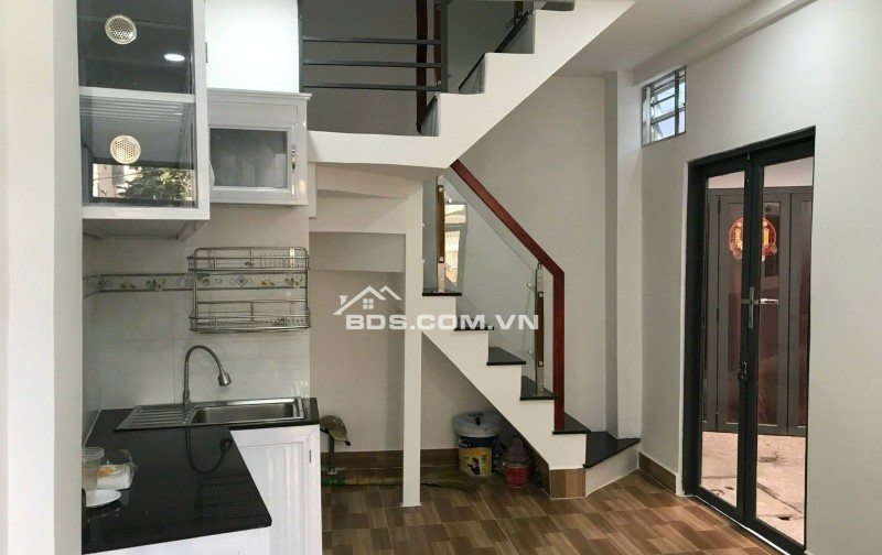 Bán nhà hẻm xe tải Trần Hưng Đạo P2 Quận 5 đúc 3 tầng