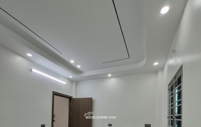 BÁN NHÀ ĐẸP 2.2 TỶ 3 TẦNG 50M2 NGÕ THẲNG NGẮN NGUYỄN VĂN TRỖI