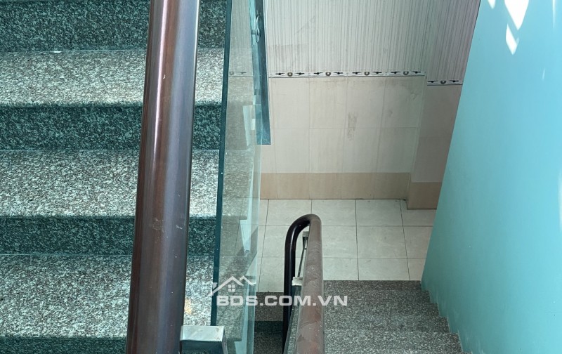Cần bán đường Cách Mạng Tháng 8, trục chính kdc An Thới, trệt 2 lầu, dt: 5x23,3, lộ 24m, giá 4,3 tỷ