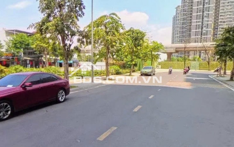 Chính chủ cần bán shophouse ngang 8m ngay Vinhomes Grand Park có thu nhập ngay chỉ 12 tỷ.