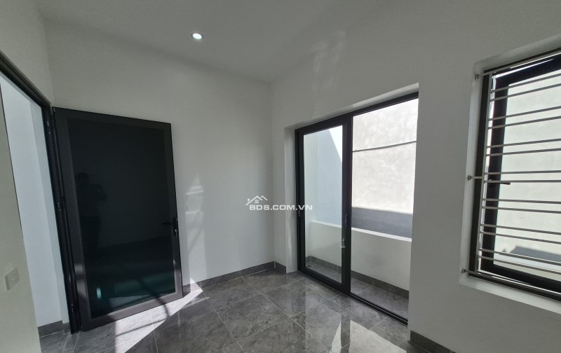 BÁN NHÀ ĐẸP 3 TẦNG 46M2 ( TÂY BẮC ) NGÕ CỰC NGẮN KHU SAU LA