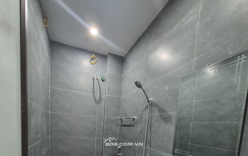 BÁN NHÀ ĐẸP 2.75 TỶ 3 TẦNG 46M2 NGÕ RỘNG KHU HỒ ĐẦM BÉT