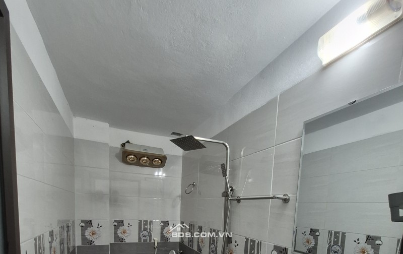 BÁN NHÀ ĐẸP 2.45 TỶ 3 TẦNG 60M2 Ô TÔ ĐỖ CỬA NGÕ PHÙ LONG