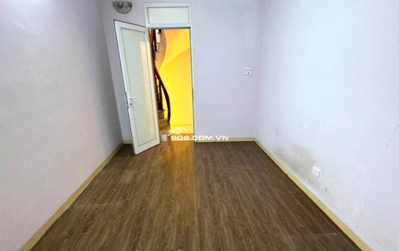 Bán Nhà Mai Động 20m² × 4 Tầng –2.6 Tỷ- 2PN – Ngõ Nông – Không Quy Hoạch
