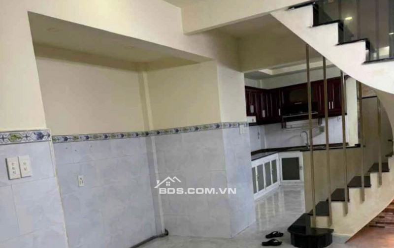 Bán nhà 48m2 Bình Long, Tân Phú, 2 tầng, 2PN, hướng Nam, sổ hồng riêng nhĩnh 4đ