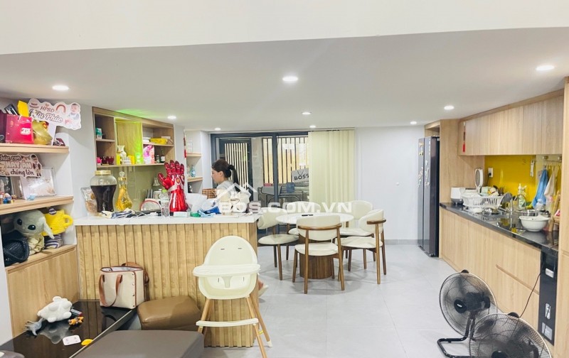 ÁN NHÀ MẶT TIỀN HUY CẬN – HÒA CƯỜNG  ĐỐI DIỆN CÔNG VIÊN, NHÀ ĐẸP 2,5 TẦNG 
 THÔNG TIN CĂN NHÀ:
 Diện tích: 70