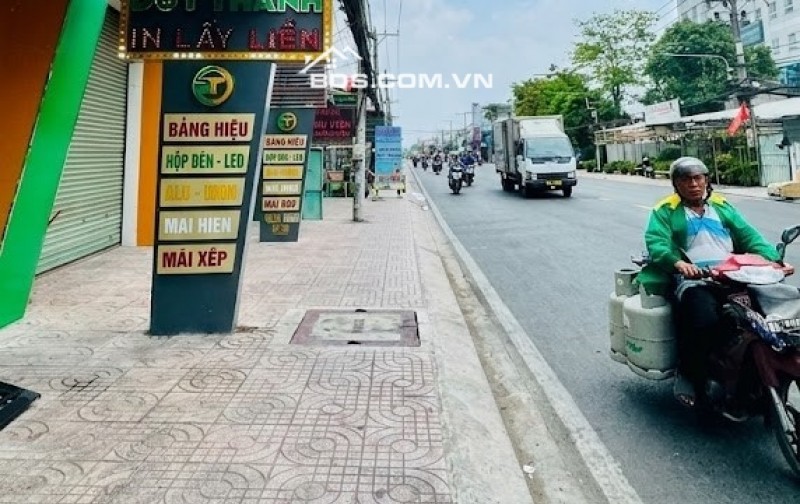 240m2, 8mx30m, MTKD Liên Tỉnh 5 (Quốc Lộ 50). Nhà Cũ Tiện Xây, KD 60tr/Tháng. 62 Tỷ 500tr