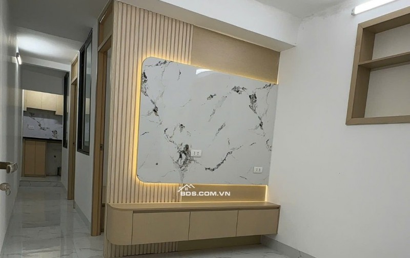 Cho thuê căn hộ tập thể 40m2 - 2 ngủ -   phố Bùi Ngọc Dương giá 7tr5