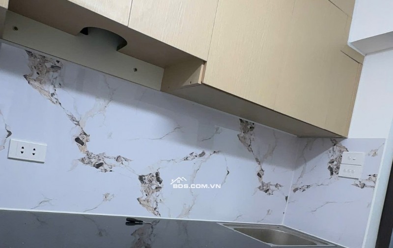 Cho thuê căn hộ tập thể 40m2 - 2 ngủ -   phố Bùi Ngọc Dương giá 7tr5