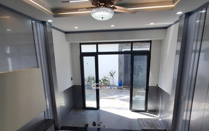Nhà mới xây 1 lầu 1 trệt 2.8 tỷ _120 m2 sàn , đừờng ô tô,3 phòng ngủ gần trường cấp 1.2 Ngô Gia Tự