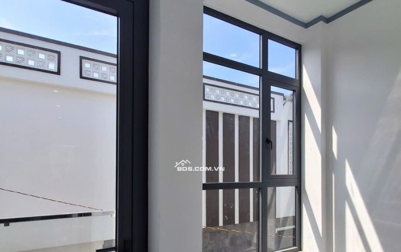 Nhà mới xây 1 lầu 1 trệt 2.8 tỷ _120 m2 sàn , đừờng ô tô,3 phòng ngủ gần trường cấp 1.2 Ngô Gia Tự