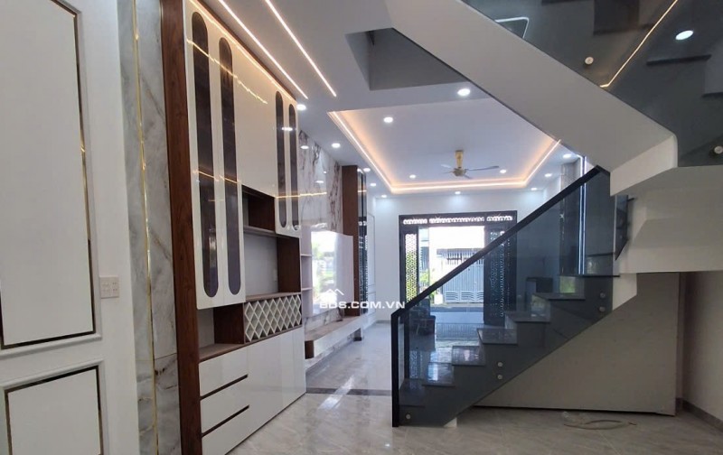 Nhà 1lầu 1 trệt mới xây khu TĐC Bửu Hòa 4.3 tỷ _81 m2_ đường nhựa 12m
