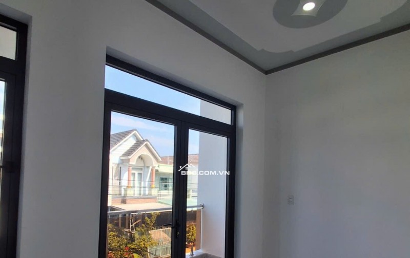 Nhà 1lầu 1 trệt mới xây khu TĐC Bửu Hòa 4.3 tỷ _81 m2_ đường nhựa 12m