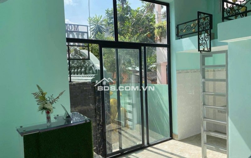 BÁN NHÀ NGHỈ DOANH THU HƠN 50 TRIỆU/THÁNG - HẺM ĐƯỜNG LẠC LONG QUÂN - THÀNH PHỐ THỦ DẦU 1 BÌNH DƯƠNG