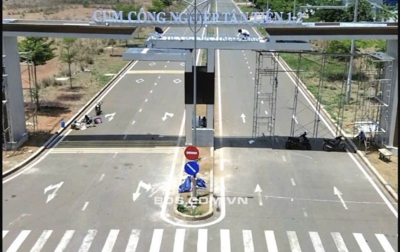 Em cần bán lô đất thổ cư mặt tiền nhựa . Diện tích 10.42 thổ cư 200m
