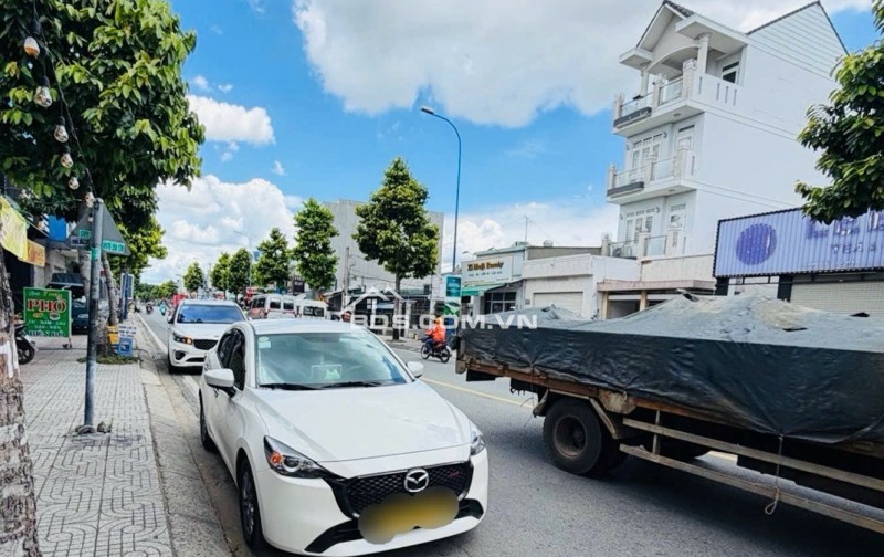  HẠ CHÀO 2 TỶ – MẶT TIỀN LÊ THỊ HÀ, NGANG GẦN 6M – giá chỉ 12,999 TỶ!