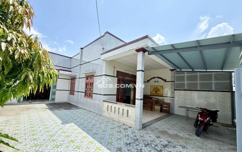 Bán Nhà mặt tiền đường nhựa hướng Đông Nam Biển Lộc An Đất Đỏ