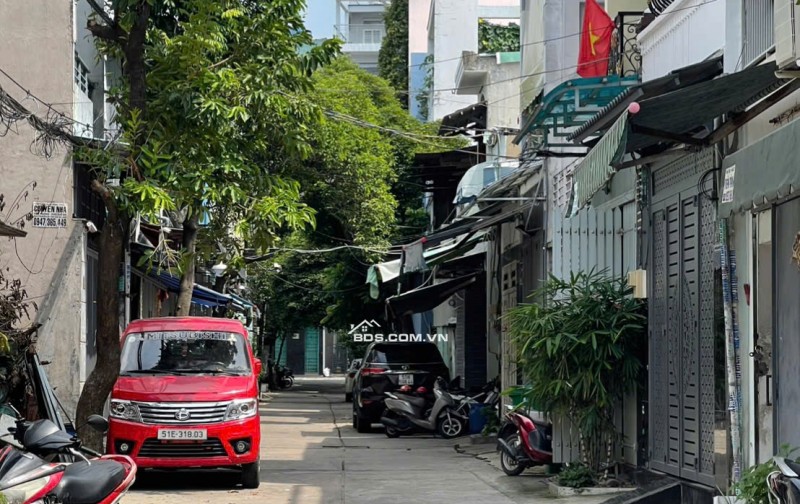 Bán nhà 68m2 (4x17m) đường Lê Thúc Hoạch, Tân Phú, 2 tầng, sổ hồng riêng, giá chỉ 5 tỷ.
