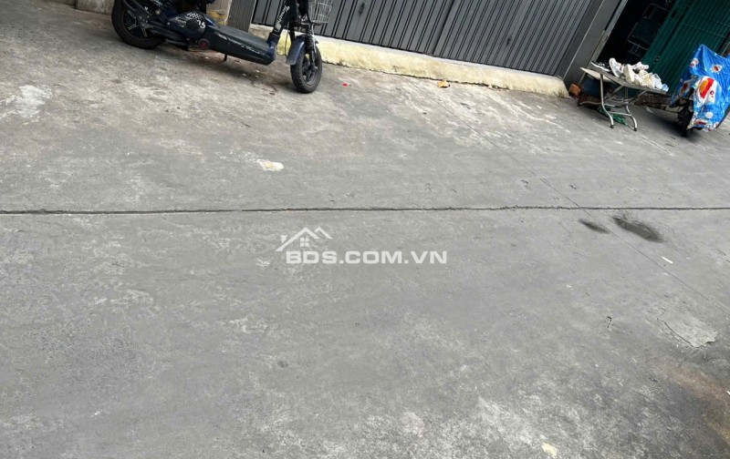 Bán nhà trọ cấp 4 nối dài 02 mặt hẻm trước . hẻm sau,  liền kề  gần giáp mặt tiền