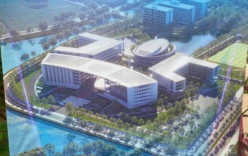 Hàng hiếm bám quốc lộ 6 sát hà đông gần cổng trường đại học