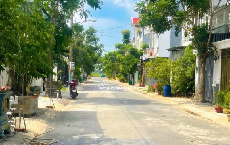 BÁN ĐẤT ĐỨC HOÀ TỈNH TÂY NINH - DT 93,6 M2 - SHR - 2TỶ050TR. LH:0903974577