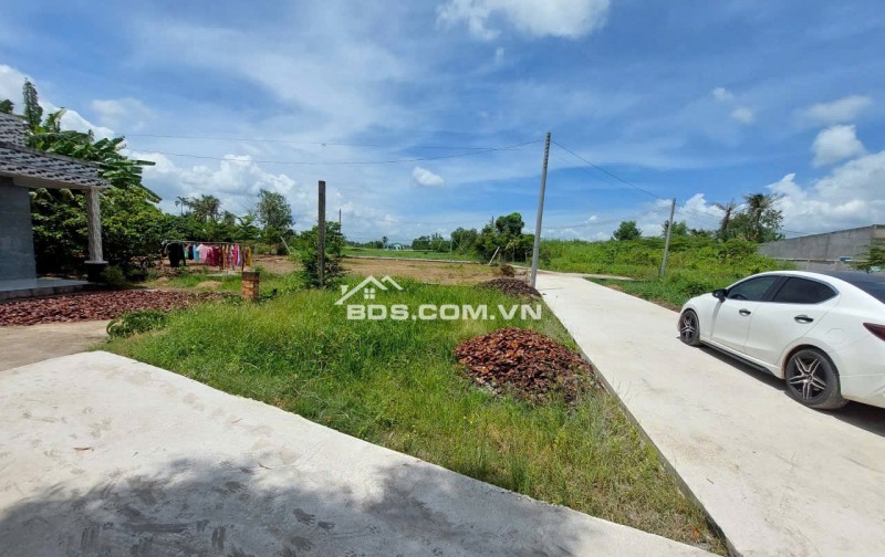 BÁN LÔ ĐẤT THỔ CƯ VỊ TRÍ ĐẸP TẠI ẤP 6 XÃ TÂN TRẠCH, CẦN ĐƯỚC, LONG AN. LH:0903187068.